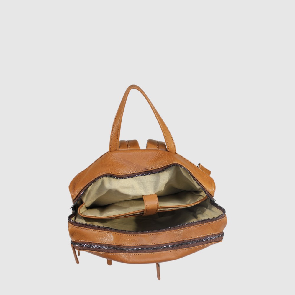 133-HU590147-122