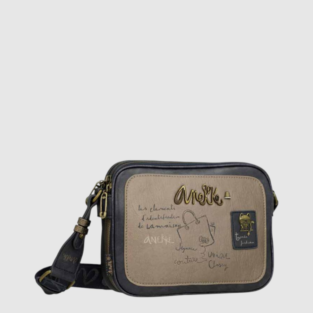 SAC  A MAIN ANEKKE