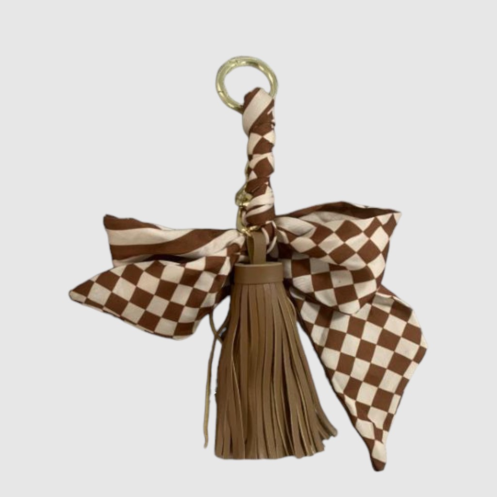 [161-WTMY26061109-152] Breloque de sac foulard damier et pompon à franges – ZAC
